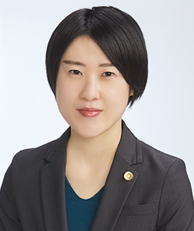 北澤彩子弁護士の写真