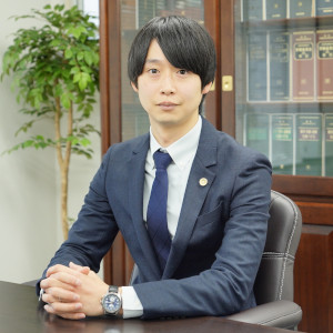 松岡達輝弁護士の写真