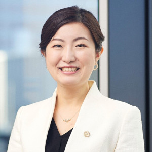 小澤亜季子弁護士の写真