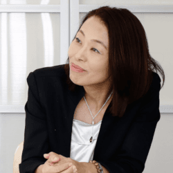 中村 麗子