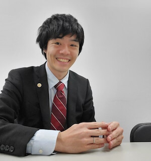 西川弁護士の顔写真