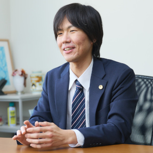 石川健斗弁護士の写真